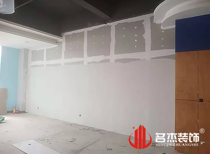 巡工地日記，佛山宏威路服裝展廳裝修項(xiàng)目進(jìn)行中